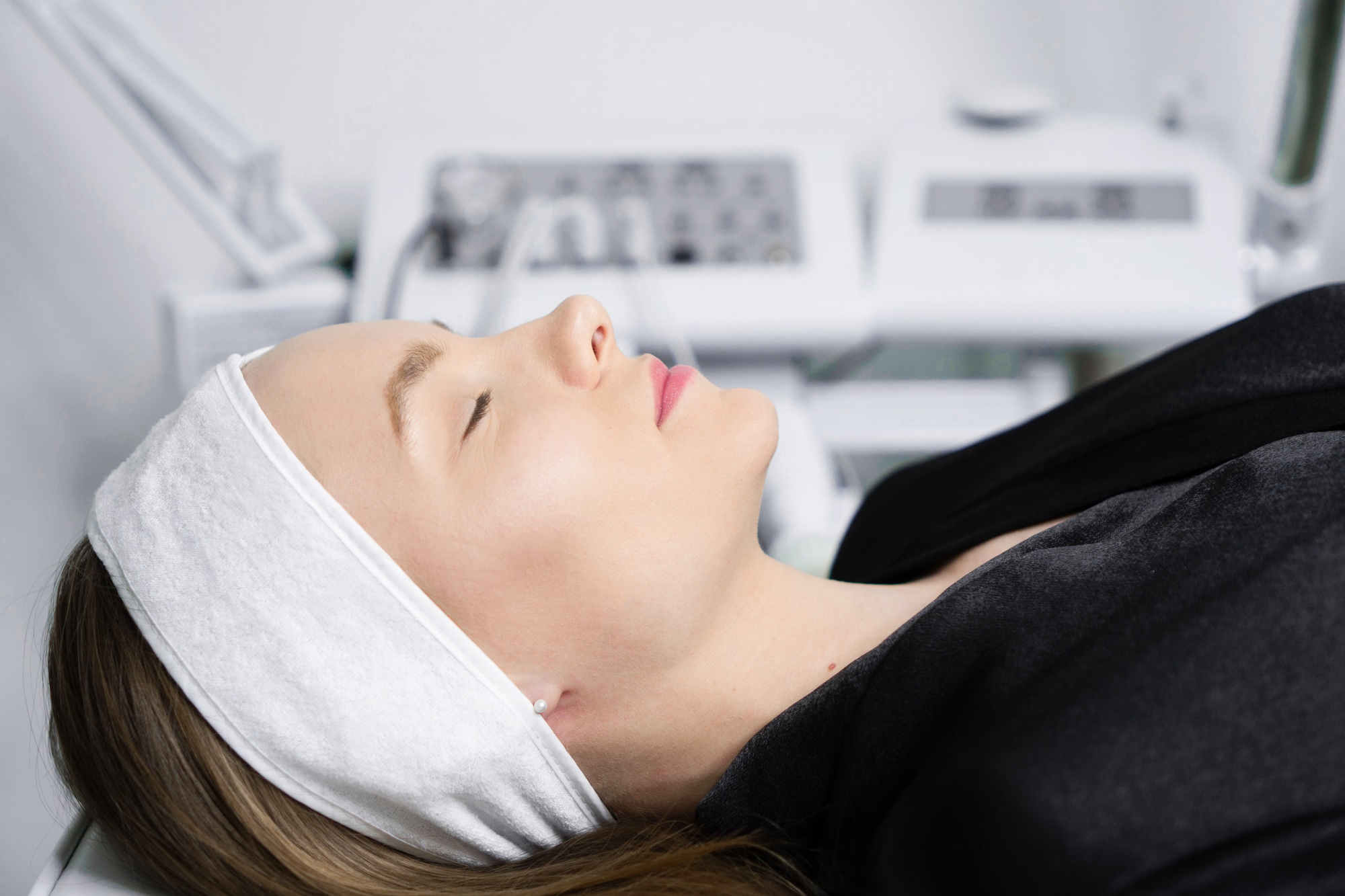 Mejora tu piel con tratamientos de ácido hialurónico en nuestra clínica estética. Rejuvenece y hidrata tu piel de manera natural.